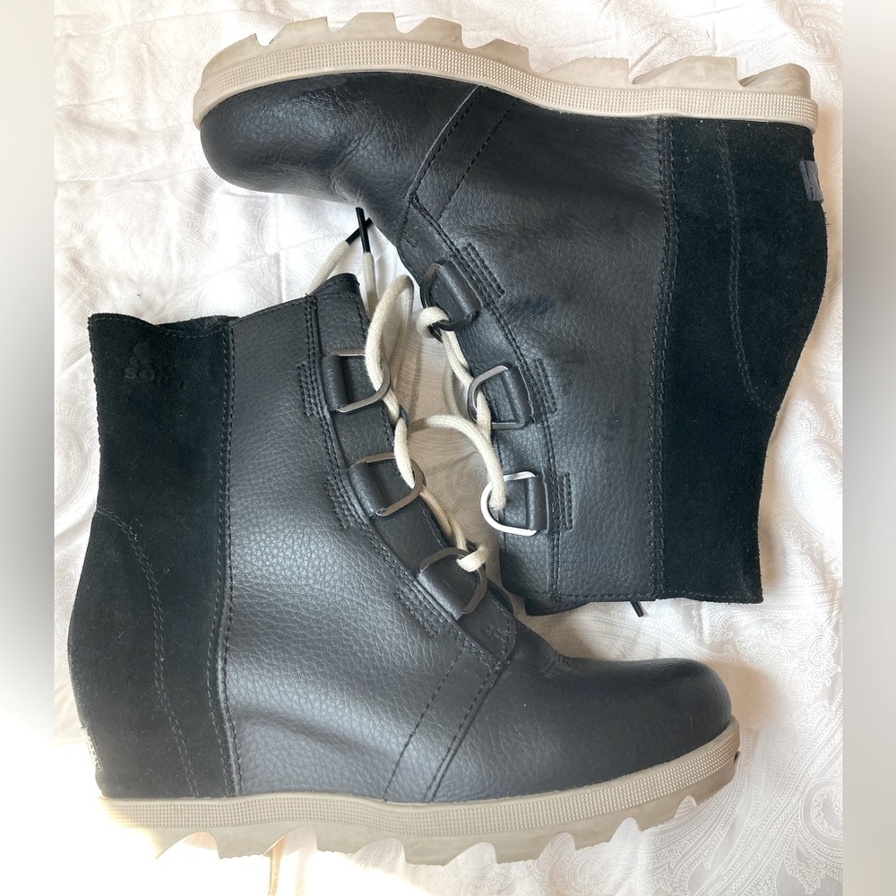 Size 5 Sorel Wedge Boot